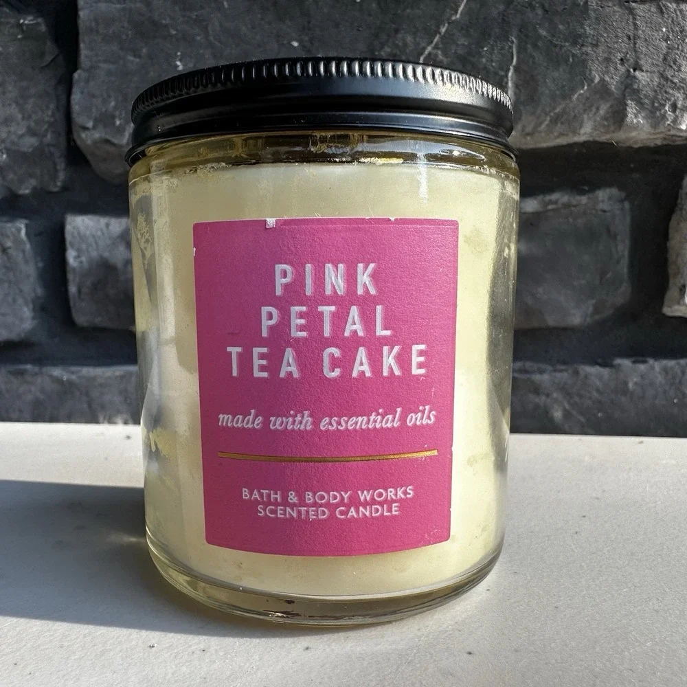 Bath & Body Works White Barn PINK PETAL TEA CAKE Single Wick Candle 7oz - NEW